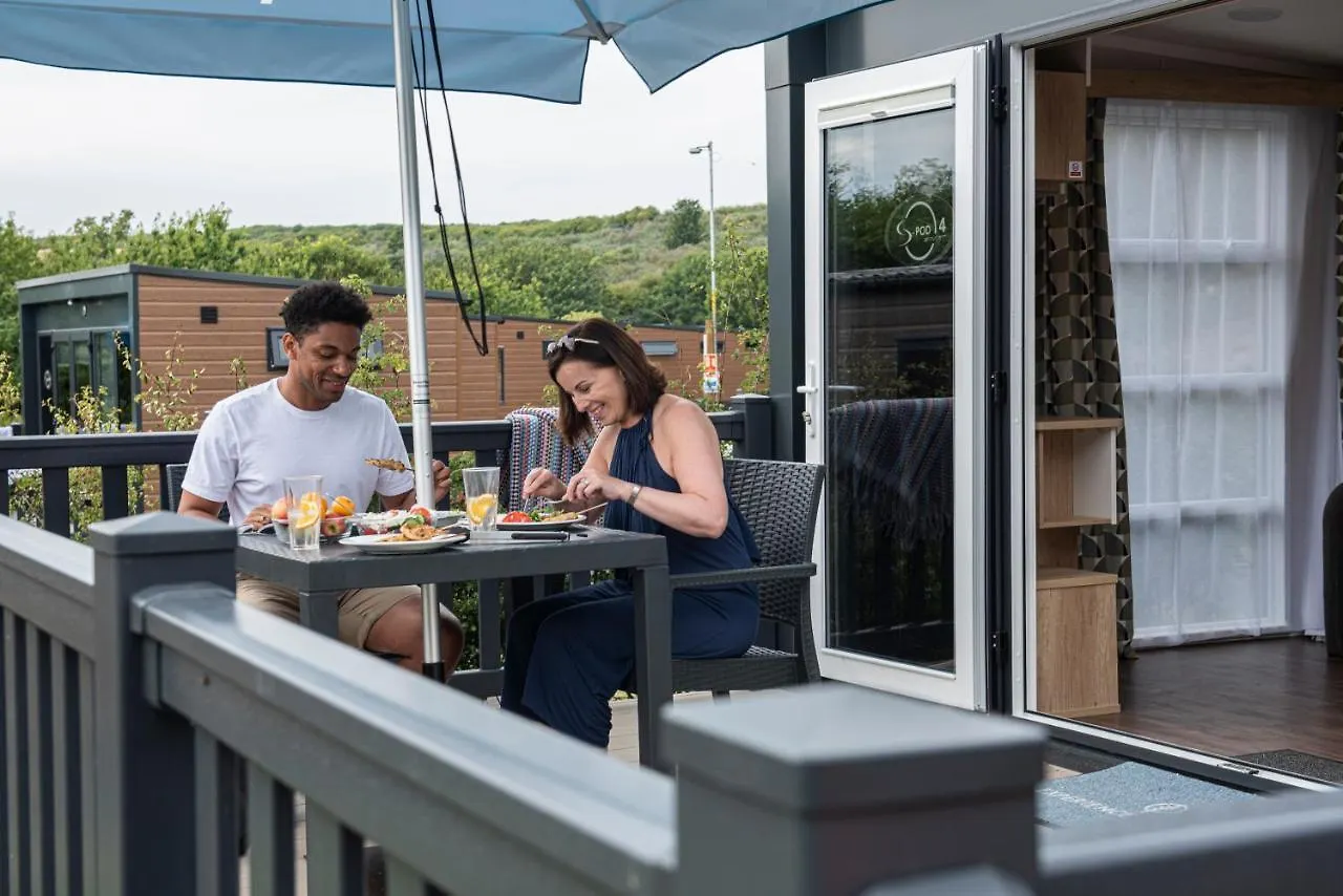 Brighton Experience Freedom Glamping Villa 0*,  United Kingdom